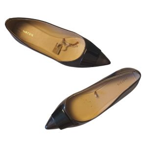 Sapatos cinzento metalizado - reCloset roupa em segunda mão